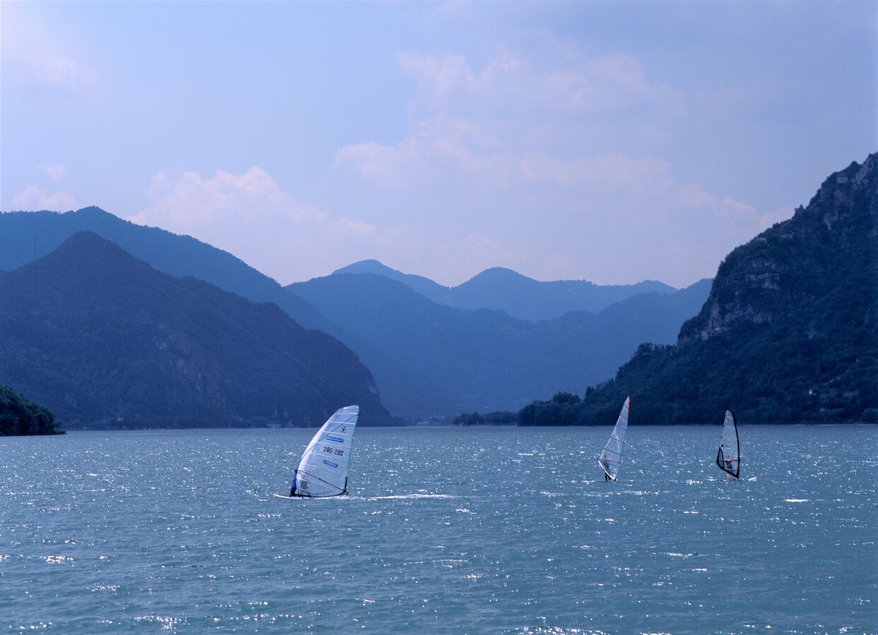 Segeln, Kanufahren Und Kitesurfen