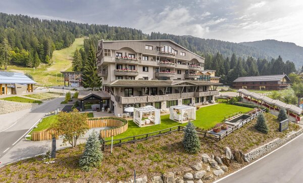 Hotel Spinale Campiglio PANORAMICA ESTATE