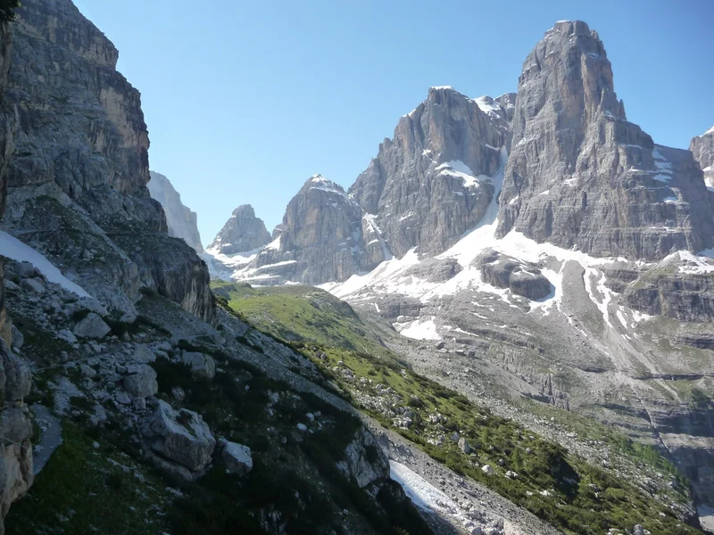 Trekking al Rifugio Alimonta Trekking al Rifugio Alimonta