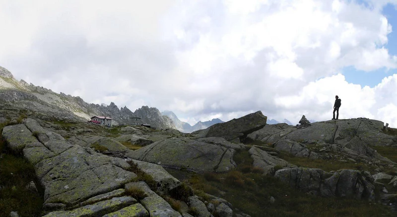 Trekking al Rifugio Segantini Trekking al Rifugio Segantini